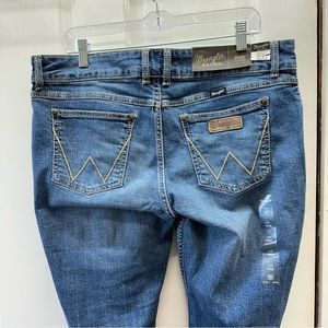 NWT Wrangler retro Mae mide rise flare leg raw hem jeans womens 15 16 x 30 short